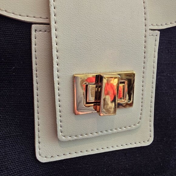 Town Shoes - Nautical Vintage White Leather & Navy Fabric Shoulder Bag​ - Picture 5 of 14